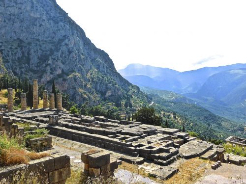 delphi ruins greek