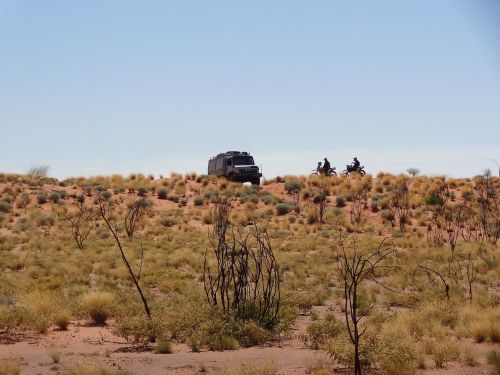 desert australia vehicles
