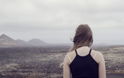 desert foggy girl