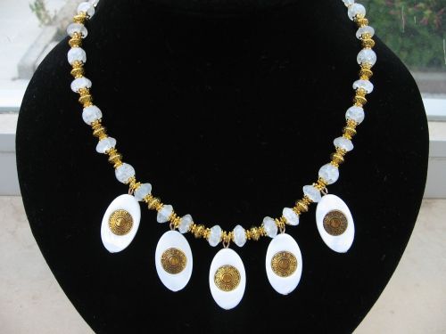design necklace vintage