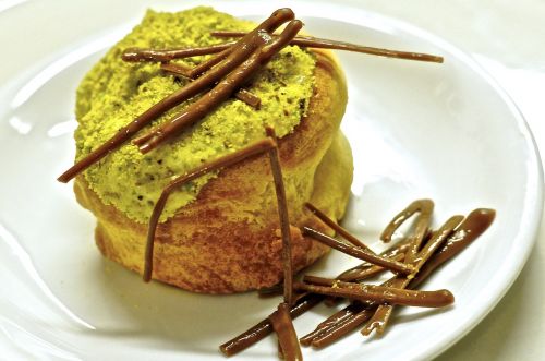 dessert pistachio sweet dish