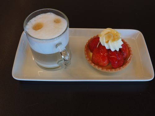 dessert coffee strawberry shortcake