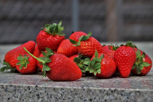 dessert  strawberries  red