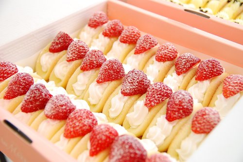 dessert  strawberry  bread