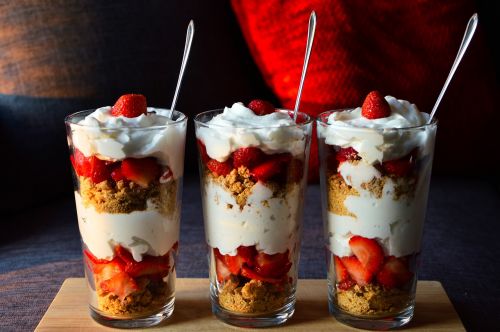 dessert healthy strawberries