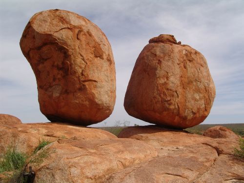 devil stones australia red