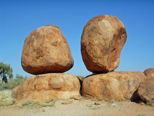 devils marbles australia outback