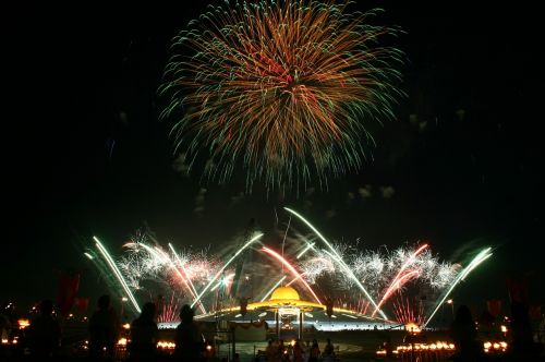 dhammakaya pagoda celebration fireworks