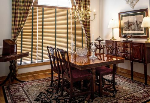 dining room table chairs
