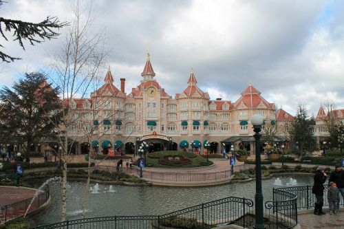 castle pond fountain