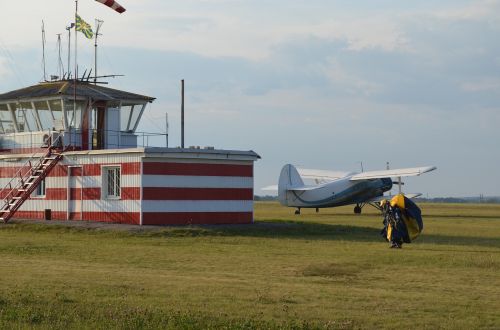 dispatch airfield plane