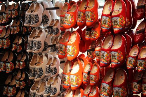 display store clogs