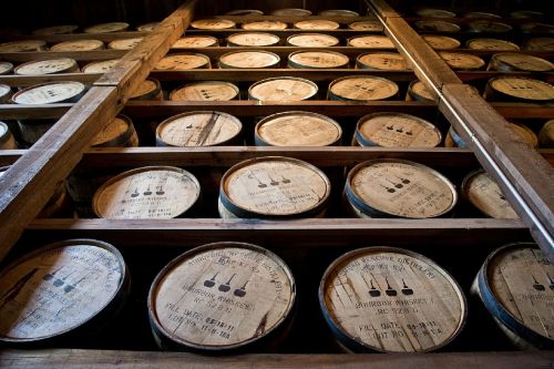 distillery barrels wooden kegs bourbon