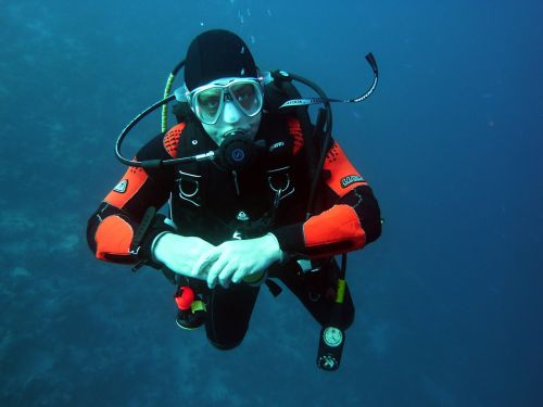 diving underwater water