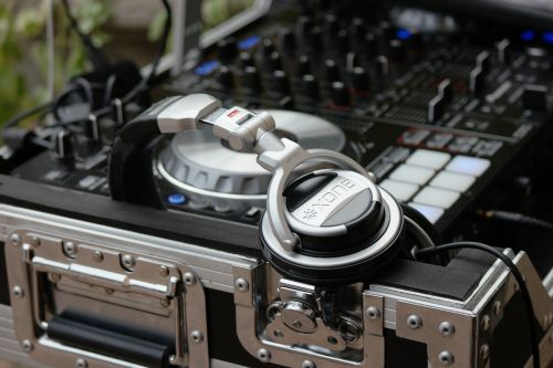 dj music equipment