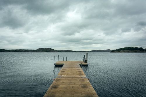 dock lake cottage