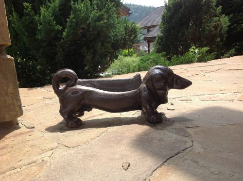dog statuette cast iron