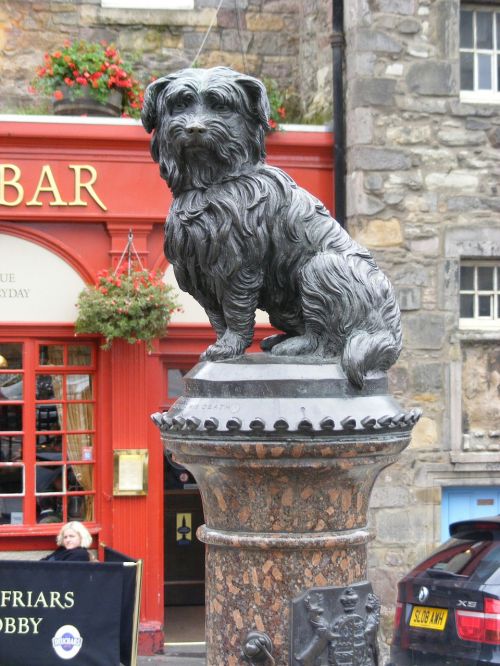 dog statue edinburgh