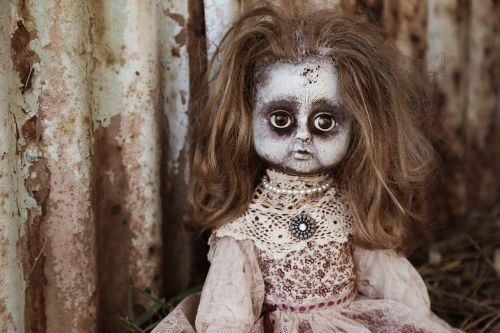 doll creepy spooky