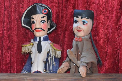 dolls puppet-show guignol