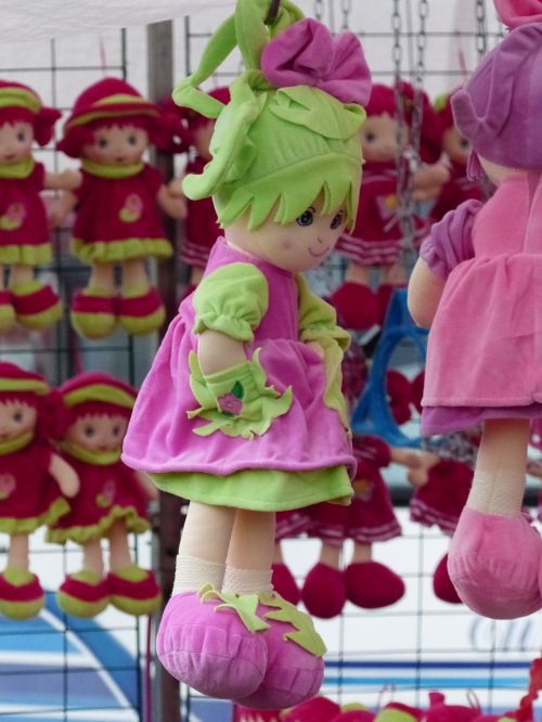 dolls colors market