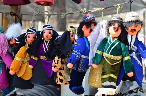 dolls traditional market