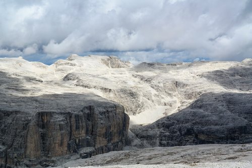 dolomites  italy  alpine