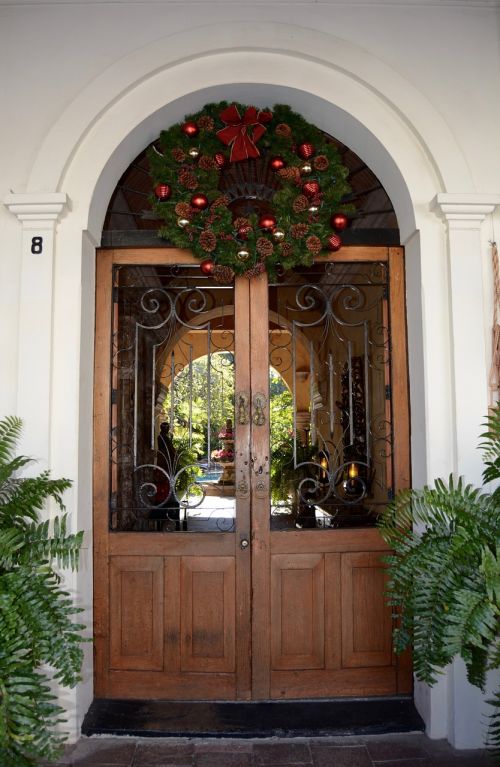 door estate colonial