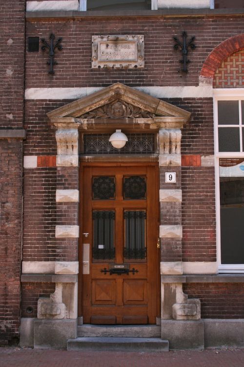 door house historic centre