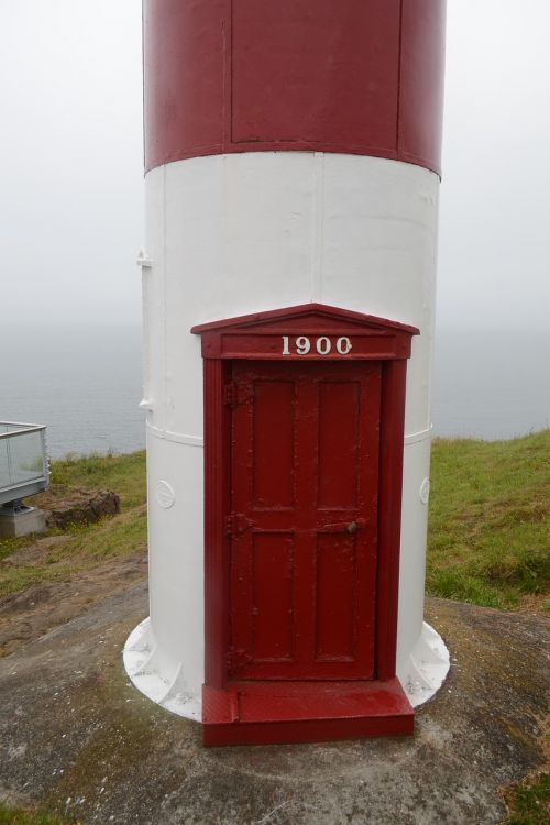 door lighthouse red