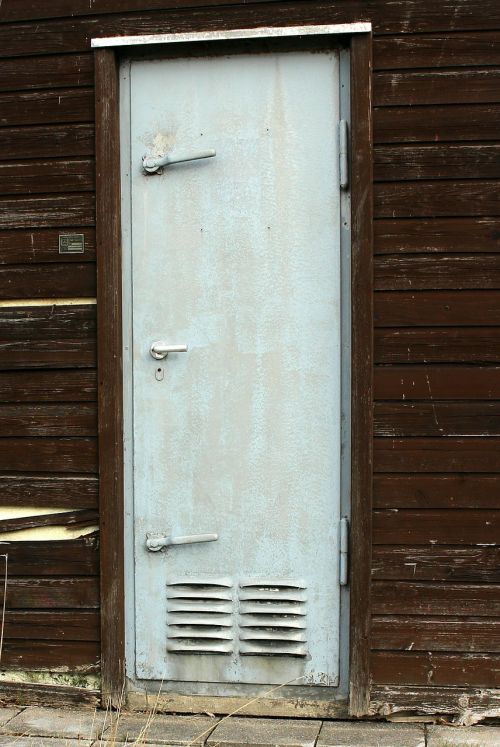 door metal metal door