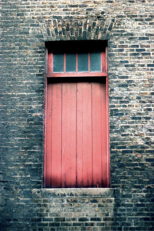 door red house