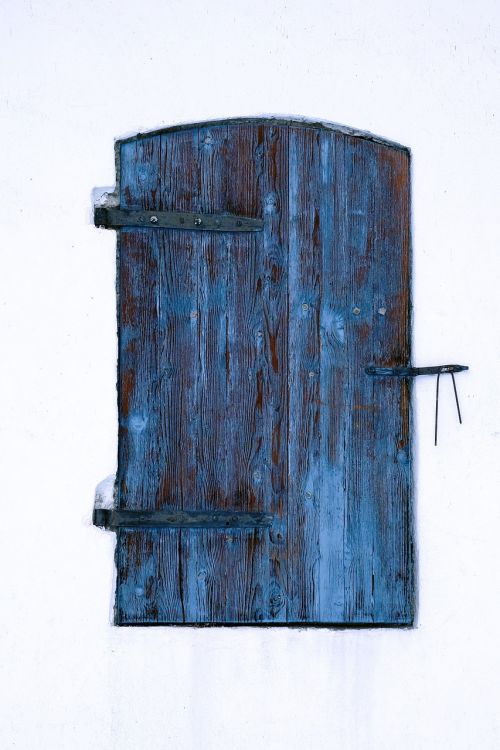 door white blue