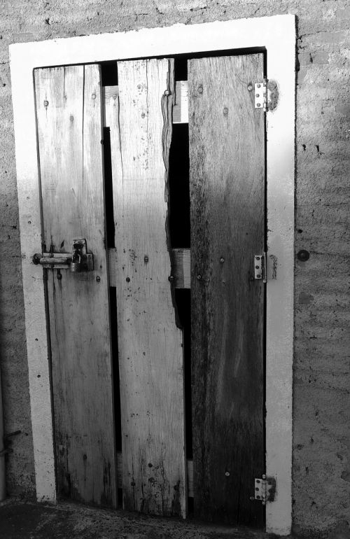 door wood closed