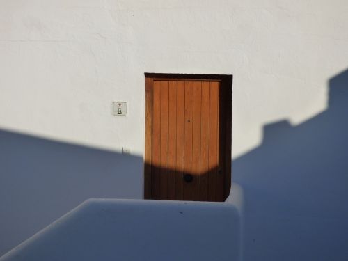 door wall shadow