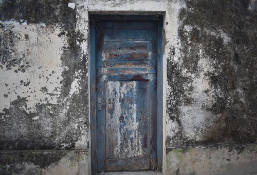 door closed vintage