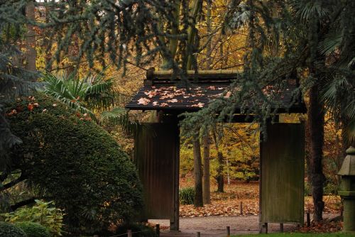 door garden japan