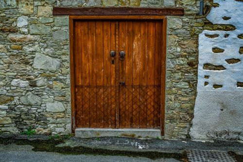 door wall architecture