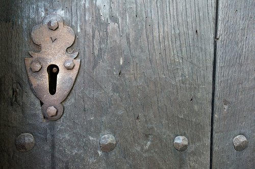 door  castle  locking