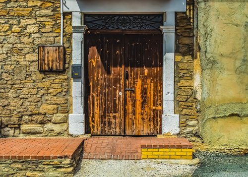 door  old  entrance