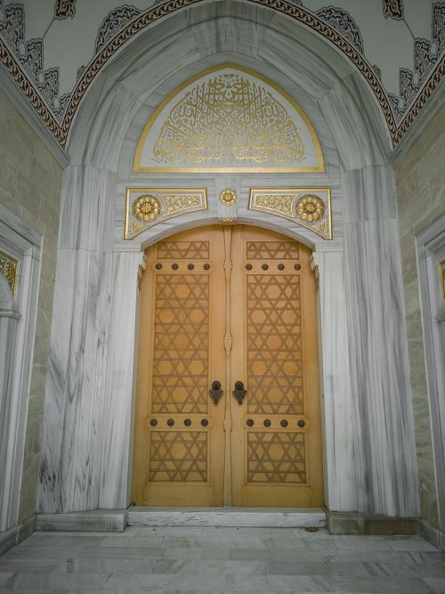 door  detail  cami