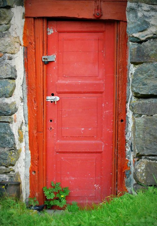 door red masonry