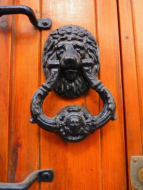 door thumper lion head