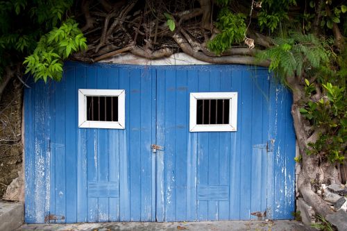 door caribbean building