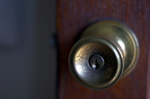 door handle lock wooden door