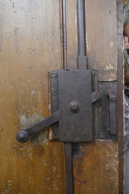 door lock metal castle input