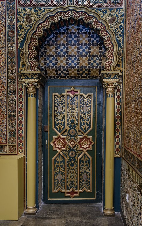 door old  style arabesque  carved wood
