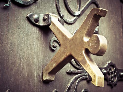 doorknocker door handle metal