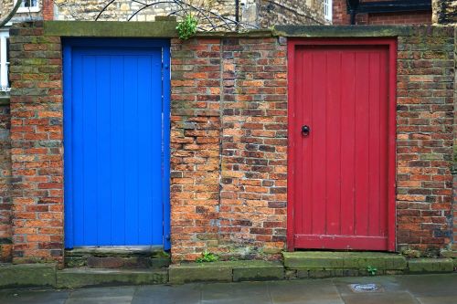 doors red blue