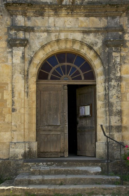 dordogne france church